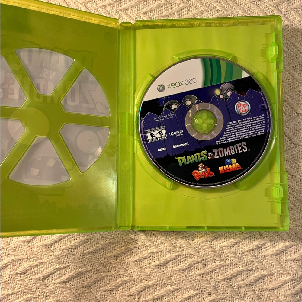 Plants vs zombies Xbox 360 game - Picture 2 of 3